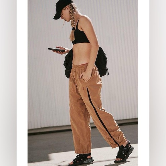 Free People Movement You & Me Pants Camel/Black Combo NWT - Picture 2 of 4